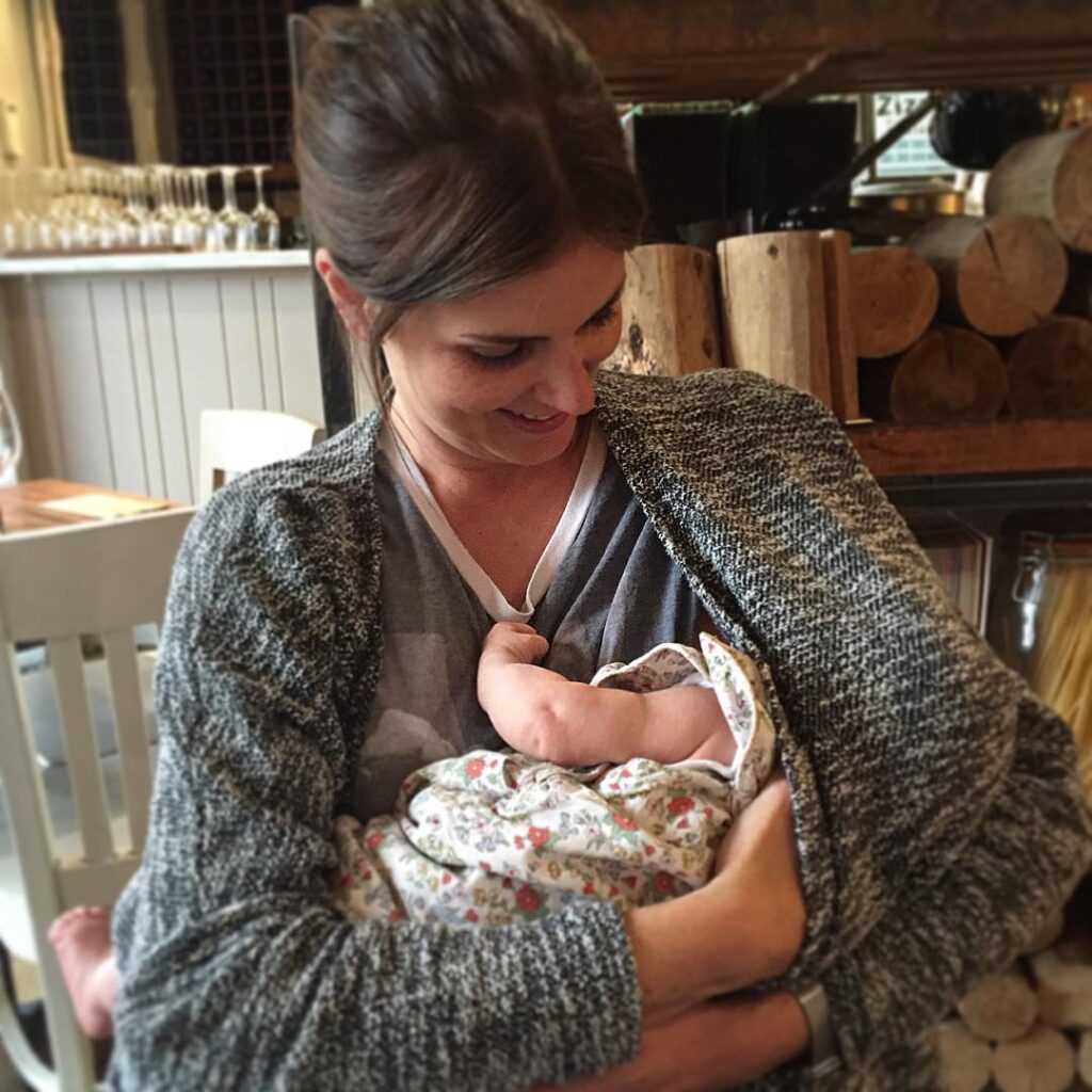 What are the benefits of breastfeeding?