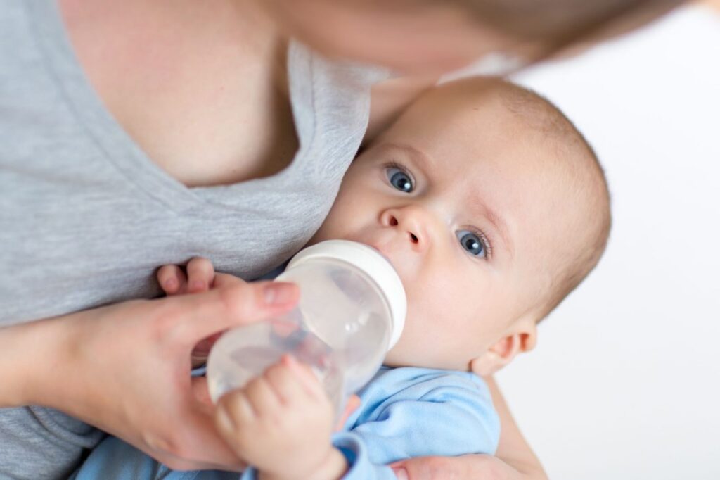 Should I Give My Baby Food or Milk First When Weaning?