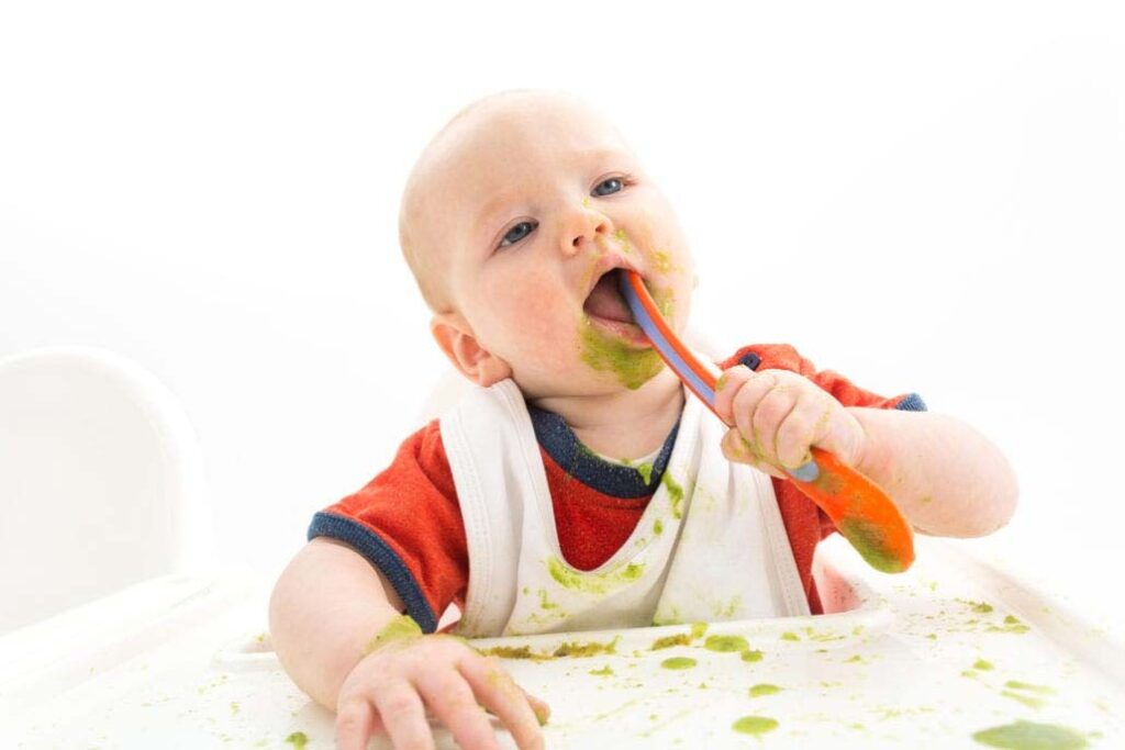 Gagging and the Tongue Thrust Reflex During Weaning - What Parents Need to Know