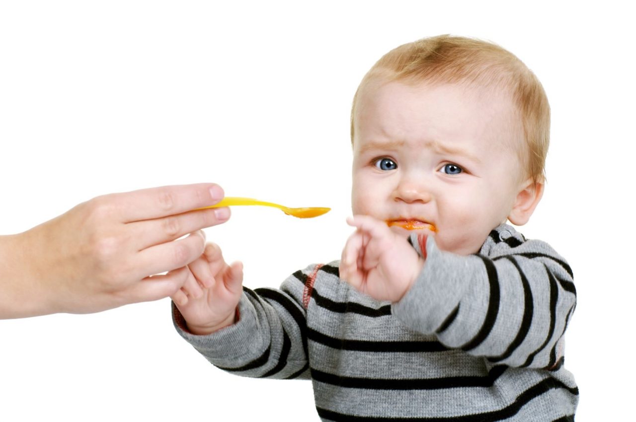 Gagging and the Tongue Thrust Reflex During Weaning - What Parents Need to Know