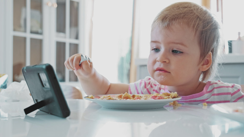 Can My Child Have Screen Time At Meals?