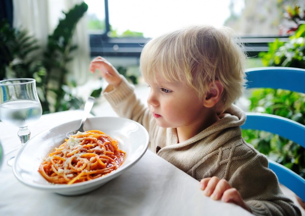 How to Get Kids to Eat Dinner Without the Battle