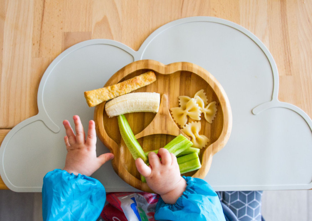 Should I Wait Three Days Before Introducing New Foods During Weaning?